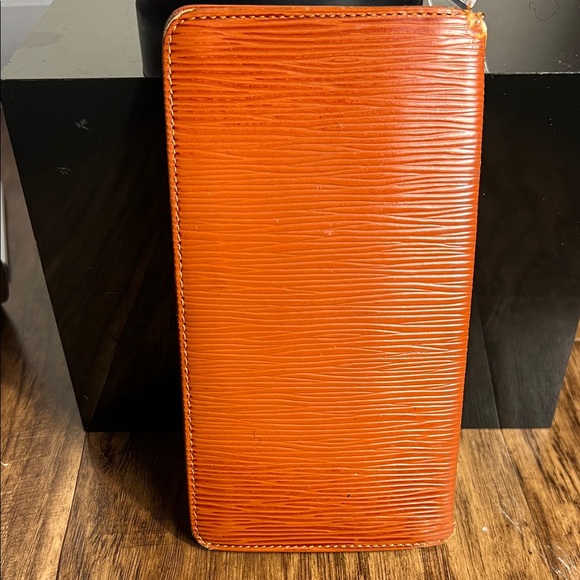 Louis Vuitton Epi Leather Wallet- Brown - Picture 8 of 9